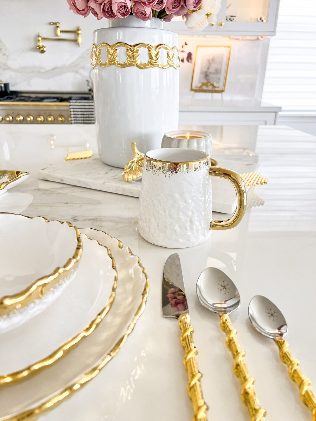 White & Gold Wavy Edge 4-Piece Dinnerware Set - view 3